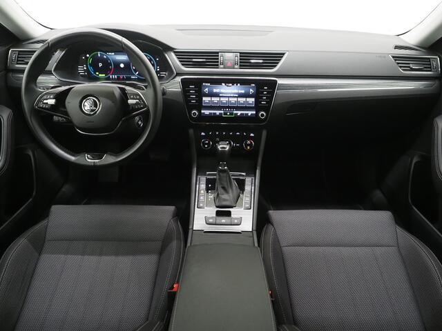 Skoda SUPERB Combi 1.4 TSI iV 218PK Style | Trekhaak | Camera | Keyless | Adaptive Cruise | Virtual | Memory | Carplay