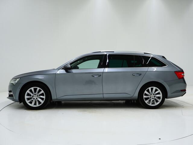 Skoda SUPERB Combi 1.4 TSI iV 218PK | Panoramadak | Camera | Virtual | Keyless | Sfeerlicht | Dodehoek | Memory | Carplay