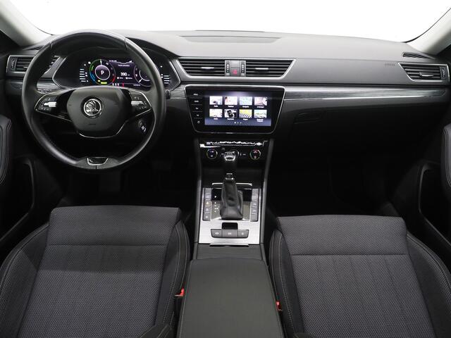 Skoda SUPERB Combi 1.4 TSI iV 218PK | Panoramadak | Camera | Virtual | Keyless | Sfeerlicht | Dodehoek | Memory | Carplay