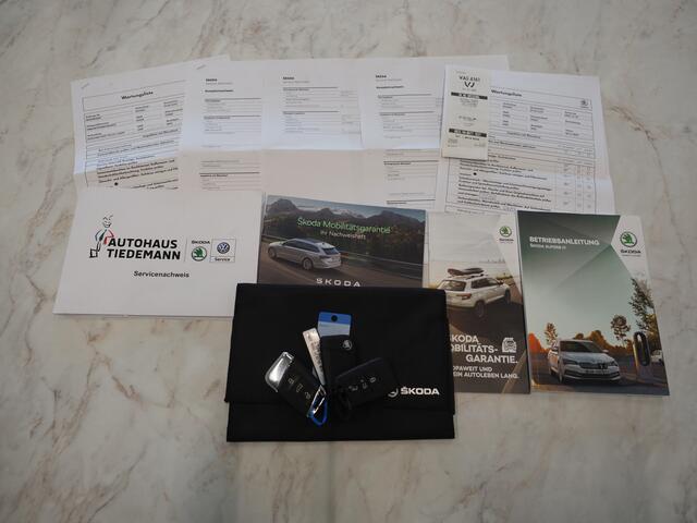 Skoda SUPERB Combi 1.4 TSI iV 218PK Style | Camera | Trekhaak | Keyless | Adaptive Cruise | Memory | Virtual | Carplay