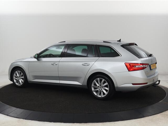 Skoda SUPERB 1.5 TSI Business Edition | Trekhaak | Stoelverwarming | Adaptive cruise | Camera | Memory | Carplay | Sfeerverlichting | Side Assist | Achterbankverwarming | Navigatie | Full LED
