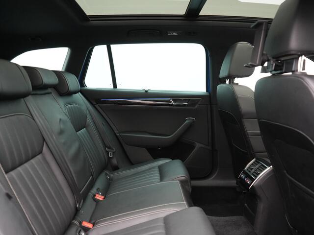 Skoda SUPERB Combi 1.4 TSI iV Laurin & Klemet Plug In Hybrid 218pk Dealer O.H. PHEV | Trekhaak Af Fabriek | Panodak | Adaptive Cruise | 360 Camera | Lederen Sportstoelen Ventilatie & Memory & Massage | Canton Audio | Crystal LED | Stuur Verwarmd | Sfeerverlichting |