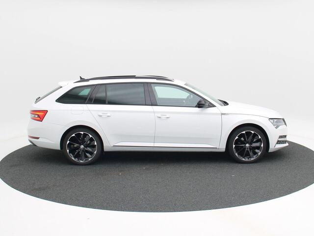 Skoda SUPERB Combi 1.4 TSi 218 Pk Automaat iV Sportline Business | Panoramadak | Adaptive Cruise | CarPlay | Navigatie | Stoelverwarming | Camera | Trekhaak | 76.398 Km!!