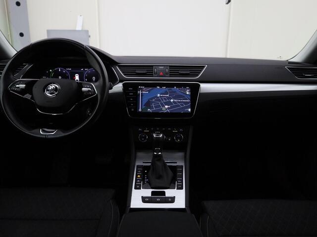 Skoda SUPERB Combi 1.4TSIiV 160kW/218PK Business Edition DSG · Panoramadak · Trekhaak · Apple/Android Car Play ·