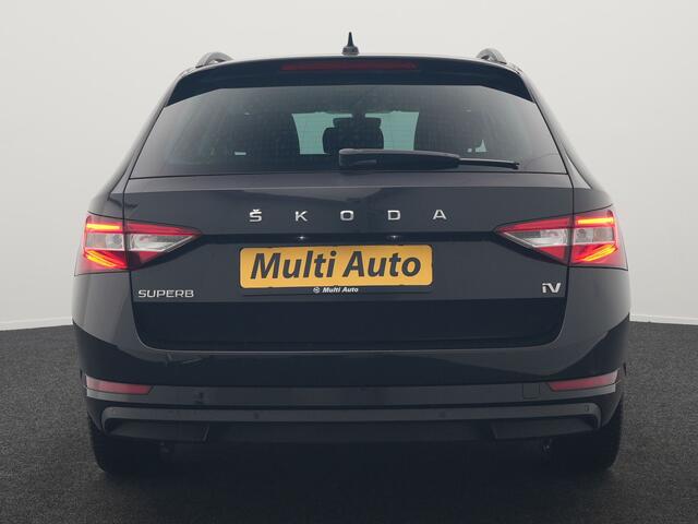 Skoda SUPERB Combi 1.4 TSI iV Business Edition Plug In Hybrid 218pk Dealer O.H PHEV | Trekhaak af Fabriek | Crystal LED | Keyless | Apple Carplay | Sportstoelen Verwarmd | Cruise Control | 17"L.M |