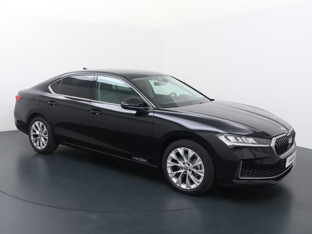 Skoda SUPERB First Edition 1.5 TSI 150 pk DSG | Massagestoelen | Adaptieve cruise control | 18'' Lichtmetalen velgen | Achteruitrijcamera |