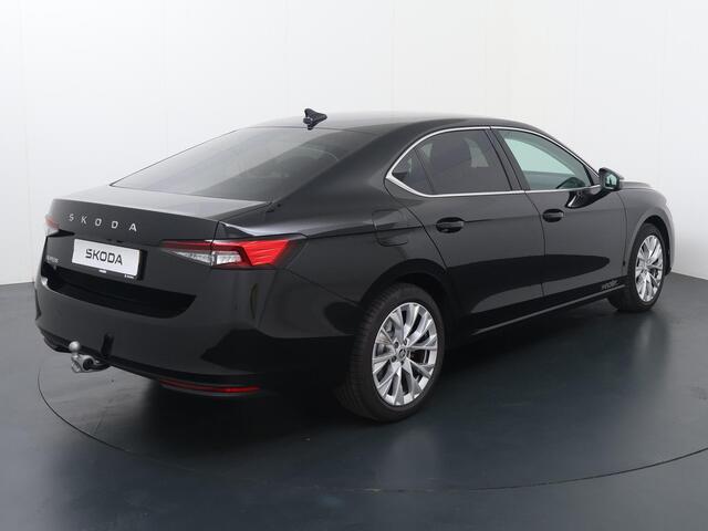 Skoda SUPERB First Edition 1.5 TSI 150 pk DSG | Massagestoelen | Adaptieve cruise control | 18'' Lichtmetalen velgen | Achteruitrijcamera |