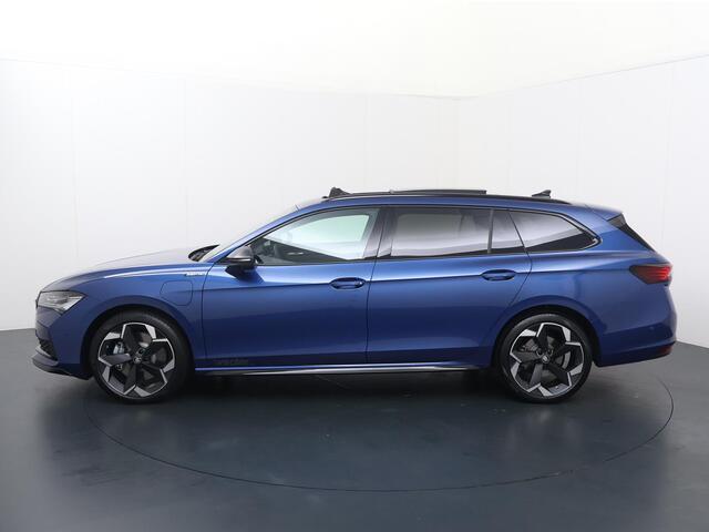 Skoda SUPERB Combi Sportline Business 1.5 TSI PHEV 204 PK DSG Automaat | Panorama dak | Suite Sport Leder | 19" lichtmetalen velgen | Trekhaak | Canton Geluidssysteem |