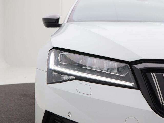 Skoda SUPERB Combi 1.4 TSi 218 Pk Automaat iV Sportline Business | Panoramadak | Adaptive Cruise | CarPlay | Navigatie | Stoelverwarming | Camera | Trekhaak | 76.398 Km!!