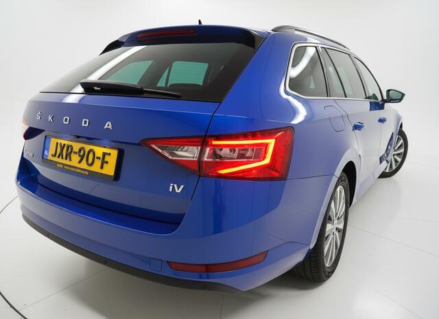Skoda SUPERB Combi iV 218PK DSG HYBRID BUSINESS CAMERA/NAVI/STUURVERW.