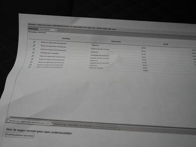 Skoda SUPERB Combi 1.4 TSI iV Business Edition Plus Plug In Hybrid 218pk PHEV | Trekhaak Af Fabriek | Crystal LED | Canton Audio | Sportstoelen & Stuur Verwarmd | Camera | Keyless | Cruise Control | Navigatie | Apple Carplay | Virtual | DAB | 17"L.M |