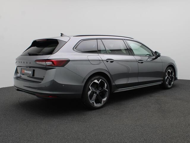 Skoda SUPERB Combi 1.5 TSI PHEV Sportline Business 204PK DSG 360gr. Camera, Head-Up Display, Stoelverwarming, Canton Audio, Side Assist, 19" LM Velgen