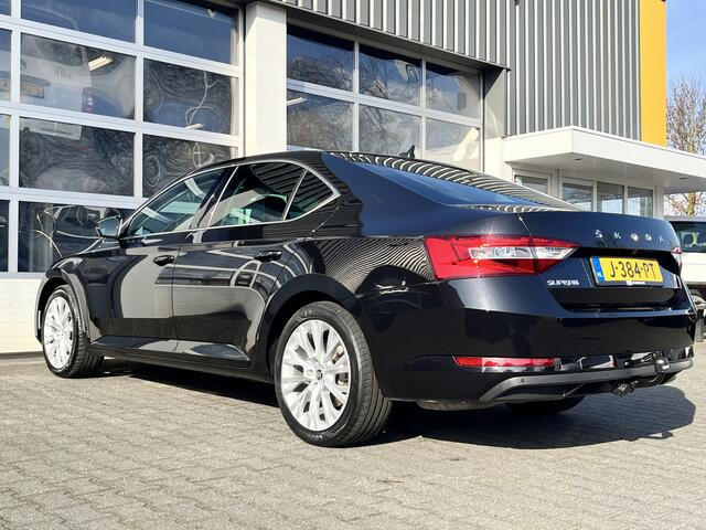 Skoda SUPERB 1.5 TSI ACT Business Edition DSG ECC Trekhaak 1600kg trekgewicht Stoelverwarming Cruise controle Stoelmemorie Virtual display Stuurwielbediening Navigatiesysteem