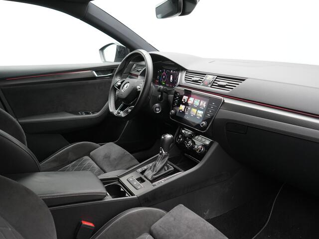 Skoda SUPERB Combi 1.4 TSI iV Sportline Business Plug In Hybrid 218pk Dealer O.H. PHEV | Trekhaak Af Fabriek | Adaptive Cruise | 360 Camera | Canton Audio | Alcantara Sportstoelen Memory & Verwarmd | Sfeerverlichting | Stuur Verwarmd | Keyless | Crystal LED | DAB |