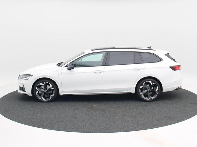 Skoda SUPERB 1.5 TSi 204 Pk PHEV Sportline Business | Panoramadak | Leder | Trekhaak | Canton Audio | Stoel Massage | 360° Camera | 19 Inch | 6.608 Km !!