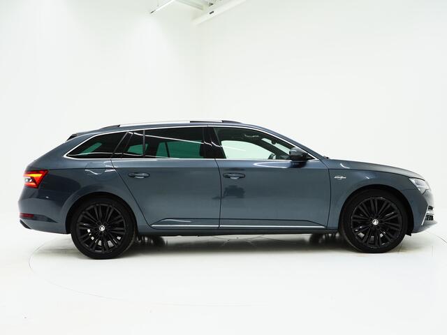 Skoda SUPERB Combi 1.4 TSI iV Laurin & Klement | Panoramadak | Massage | Canton | Leder | Trekhaak | Keyless | Adaptive | Carplay