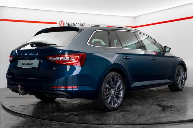 Skoda SUPERB Combi 1.4 TSI iV Business Edition Plus Complete auto! inc. Fietsen drager en ski koffer!
