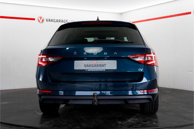 Skoda SUPERB Combi 1.4 TSI iV Business Edition Plus Complete auto! inc. Fietsen drager en ski koffer!