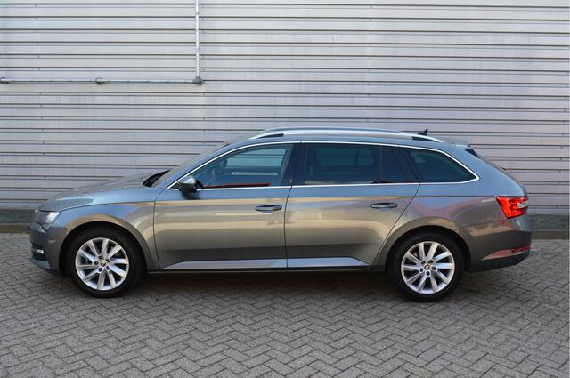 Skoda SUPERB Combi 1.5 TSI ACT Business Edition O.a: PDC, Stoelverw, Stoelgeheugen, Keyless, Carplay, Etc. All-in prijs!