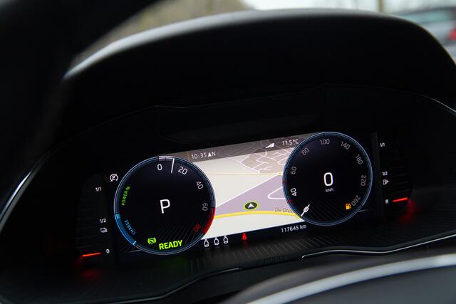 Skoda SUPERB Combi 1.4 TSI iV Business , Virtual cockpit, Canton, Carplay,