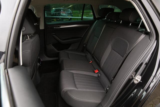 Skoda SUPERB Combi 1.4 TSI iV Business , Virtual cockpit, Canton, Carplay,