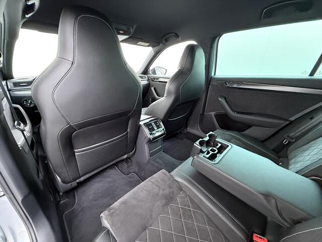 Skoda SUPERB Combi T218PK iV PHEV AUT-6 Sportline BS Elektr.+Geheugen-Sport-Stoelen+Verwarmd Trekhaak Virtual Cockpit Matrix Led Navi Ecc Adap.Cruise Camera Apple Carplay Auto Pdc 1.4t- Plug-in-hybride Achterbank+Stuurverwarming Led Elek.Achterklep Lmv 19" Keyless Dod