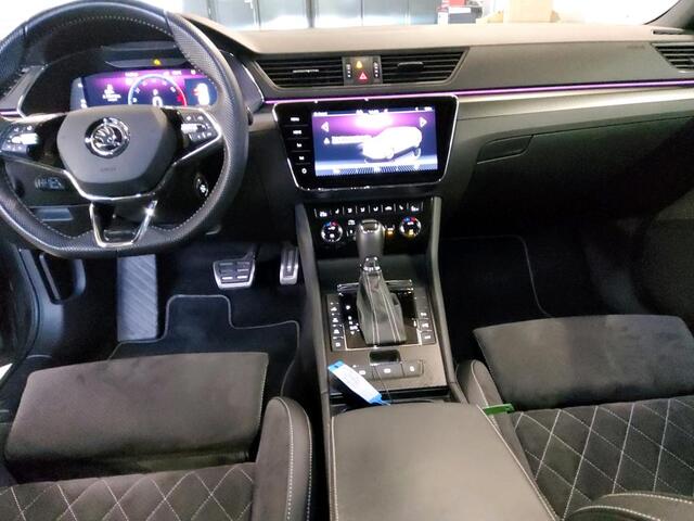 Skoda SUPERB Combi 1.4 TSI iV 218pk PHEV Sportline Business / Trekhaak / 360 Camera / Elektrische achterklep