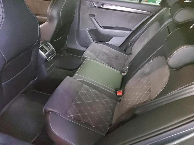 Skoda SUPERB Combi 1.4 TSI iV 218pk PHEV Sportline Business / Trekhaak / 360 Camera / Elektrische achterklep