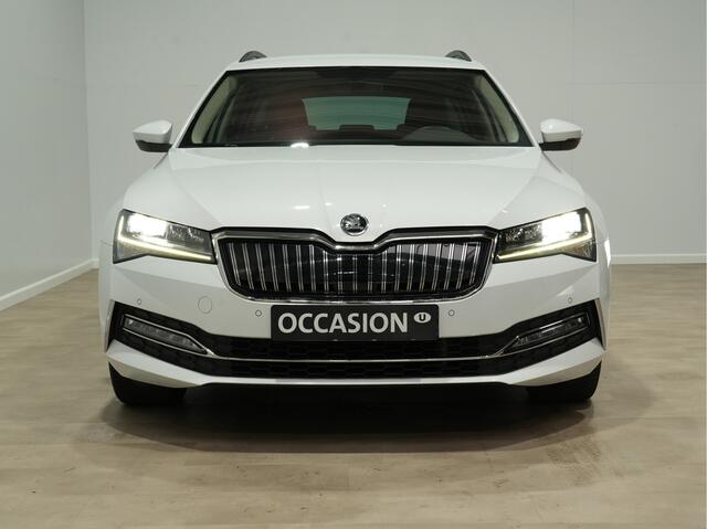 Skoda SUPERB Combi 1.4 TSI iV 204pk PHEV Business Edition Plus Trekhaak Camera 18"velgen Android/Carplay Keyless
