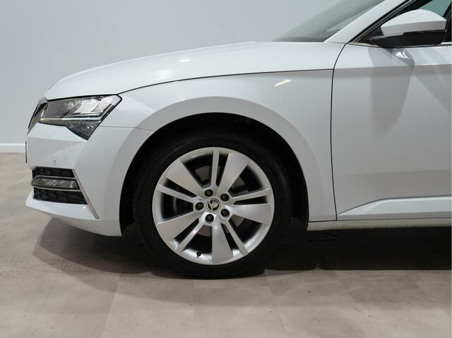 Skoda SUPERB Combi 1.4 TSI iV 204pk PHEV Business Edition Plus Trekhaak Camera 18"velgen Android/Carplay Keyless