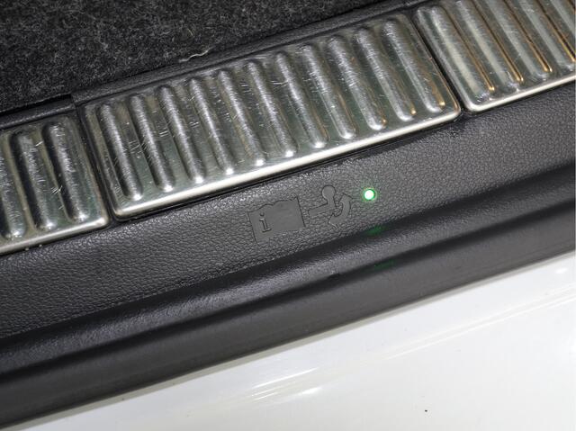 Skoda SUPERB Combi 1.4 TSI iV 204pk PHEV Business Edition Plus Trekhaak Camera 18"velgen Android/Carplay Keyless