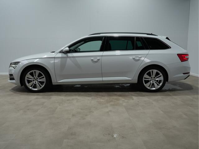 Skoda SUPERB Combi 1.4 TSI iV 204pk PHEV Business Edition Plus Trekhaak Camera Navigatie Stoelverwarming Carplay