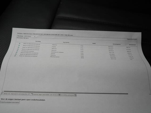 Skoda SUPERB Combi 1.4 TSI iV Business Edition PHEV 218pk Dealer O.H. | Trekhaak Af Fabriek | Adaptive Cruise | 360 Camera | Canton Audio | Lederen Sportstoelen Massage & Ventilatie & Memory | Sfeerverlichting | Stoelen & Stuur Verwarmd | Keyless | Plug In Hybrid