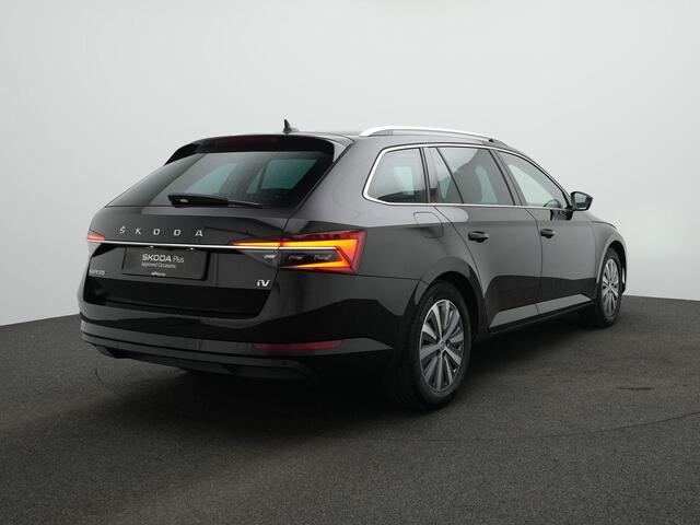 Skoda SUPERB 1.4 TSI iV 218 pk Style | Trekhaak | Geheugenstoelen | Matrix LED | Achteruitrijcamera