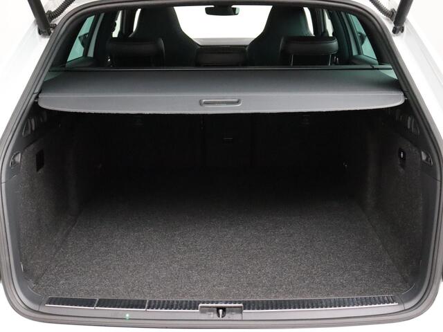 Skoda SUPERB Combi 1.4 TSI iV Sportline Business | Trekhaak | ACC | Camera | Elektrisch Panoramadak!