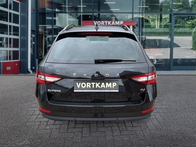 Skoda SUPERB 1.4 TSI iV AMBITION TREKHAAK/CRUISE/STOELVERW/NAVI/CARPLAY