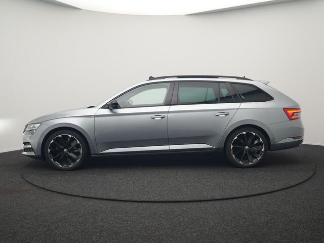 Skoda SUPERB Combi 1.4 TSI iV Sportline PHEV 218pk Dealer O.H | Panodak | Crystal LED | Camera | Alcantara Sportstoelen Memory & Verwarmd | Cruise Control | Sfeerverlichting | Apple Carplay | Keyless | Navigatie | Virtual | DAB | 19"L.M | Plug In Hybrid |