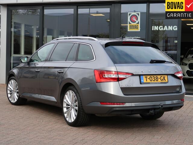 Skoda SUPERB Combi 1.5 TSI 150pk DSG Business Edition | trekhaak | 19 inch | pdc