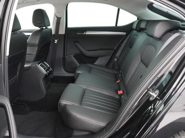 Skoda SUPERB 1.5 TSI Style Business | Panoramadak | Leder | Adaptive cruise | Stoelverwarming | Camera | Bi-Xenon | Navigatie | Dodehoek detectie | Getint glas