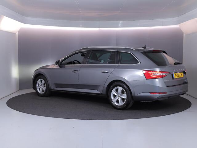 Skoda SUPERB Combi 1.5 TSI ACT Business Edition 150 pk Automaat (DSG) | Verlengde garantie | Navigatie | Trekhaak (wegklapbaar) | Parkeersensoren | Apple Carplay/Android Auto |