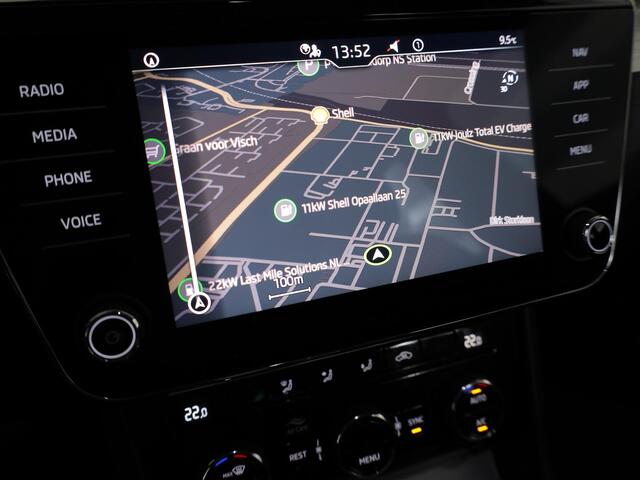 Skoda SUPERB Combi 1.5 TSI ACT Business Edition 150 pk Automaat (DSG) | Verlengde garantie | Navigatie | Trekhaak (wegklapbaar) | Parkeersensoren | Apple Carplay/Android Auto |