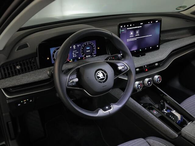 Skoda SUPERB Combi 1.5 TSI MHEV First Edition 150 pk Automaat (DSG) | Verlengde garantie | Navigatie | Parkeersensoren (Park assist) | Rondomzicht camera | Stoelverwarming |