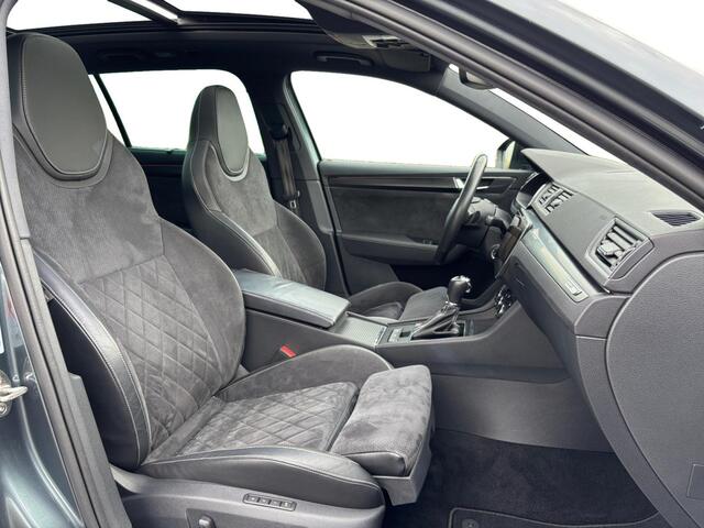 Skoda SUPERB Combi 1.4 TSI iV Sportline ? Pano ? Matrix ? ACC