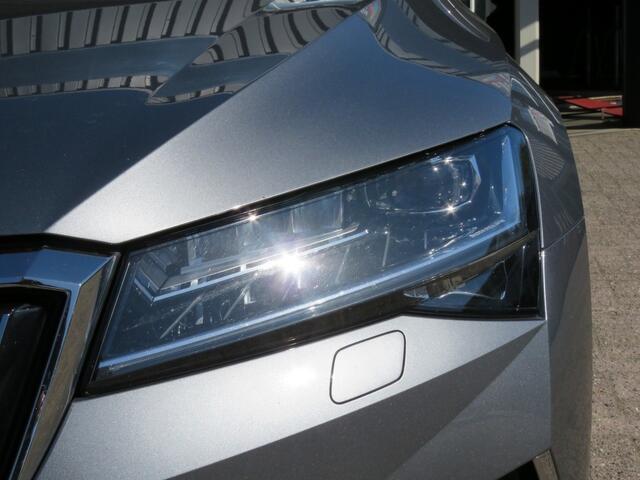 Skoda SUPERB 1.4 TSI IV LaurinenKlement / Pano / Trekhaak / Leder / Veel opties! / BOVAG garantie
