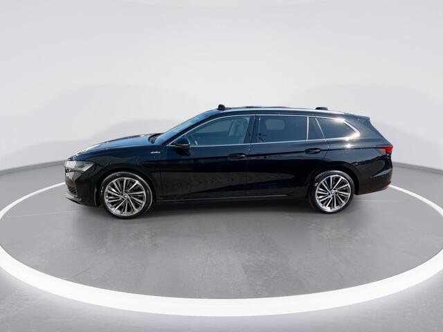 Skoda SUPERB 1.5TSI 150kW/204PK PHEV Laurin en Klement · Leder · Panoramadak · Trekhaak · Garantie t/m 02-03-2030 of 100000km.