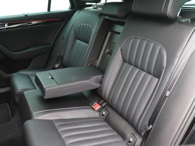 Skoda SUPERB Combi 1.4 TSI iV Laurin & Klement 218PK DSG SOH 90,67%, Panoramadak, Trekhaak, Leder, Memorystoelen, Virtual Pedal, Keyless, Canton Audio, 18" LM Velgen, Stoel-Stuurverwarming, Matrix LED