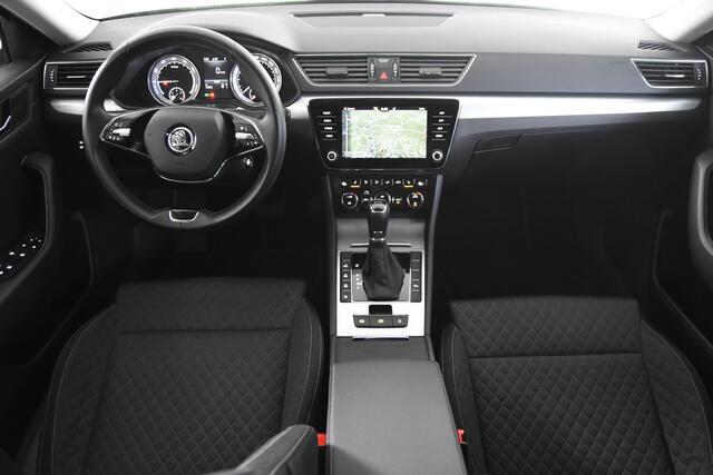 Skoda SUPERB Combi 1.4 TSI iV *1ste Eigenaar*Navigatie*Stoelverwarming*Camera*Carplay*