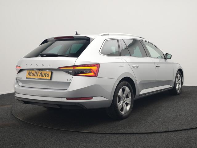 Skoda SUPERB Combi 1.4 TSI iV Business Edition PHEV 218pk Dealer O.H. | Adaptive Cruise | Camera | Voorstoelen Verwarmd | Apple Carplay | Crystal LED | Navigatie | Virtual Cockpit | DAB |