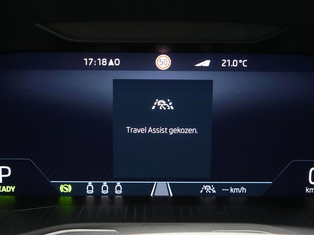 Skoda SUPERB Combi 1.4 TSI iV Business Edition PHEV 218pk Dealer O.H. | Adaptive Cruise | Camera | Voorstoelen Verwarmd | Apple Carplay | Crystal LED | Navigatie | Virtual Cockpit | DAB |