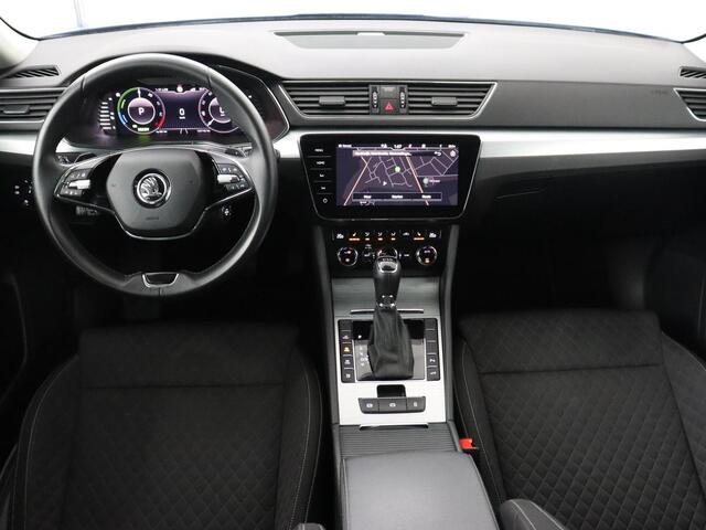 Skoda SUPERB 1.4 TSI iV Business Edition | SOH 90,7% | Stoelverwarming | Virtual Cockpit | Adaptive cruise | Camera | Carplay | Navigatie | Full LED | Parkeerhulp | PHEV | Plug In